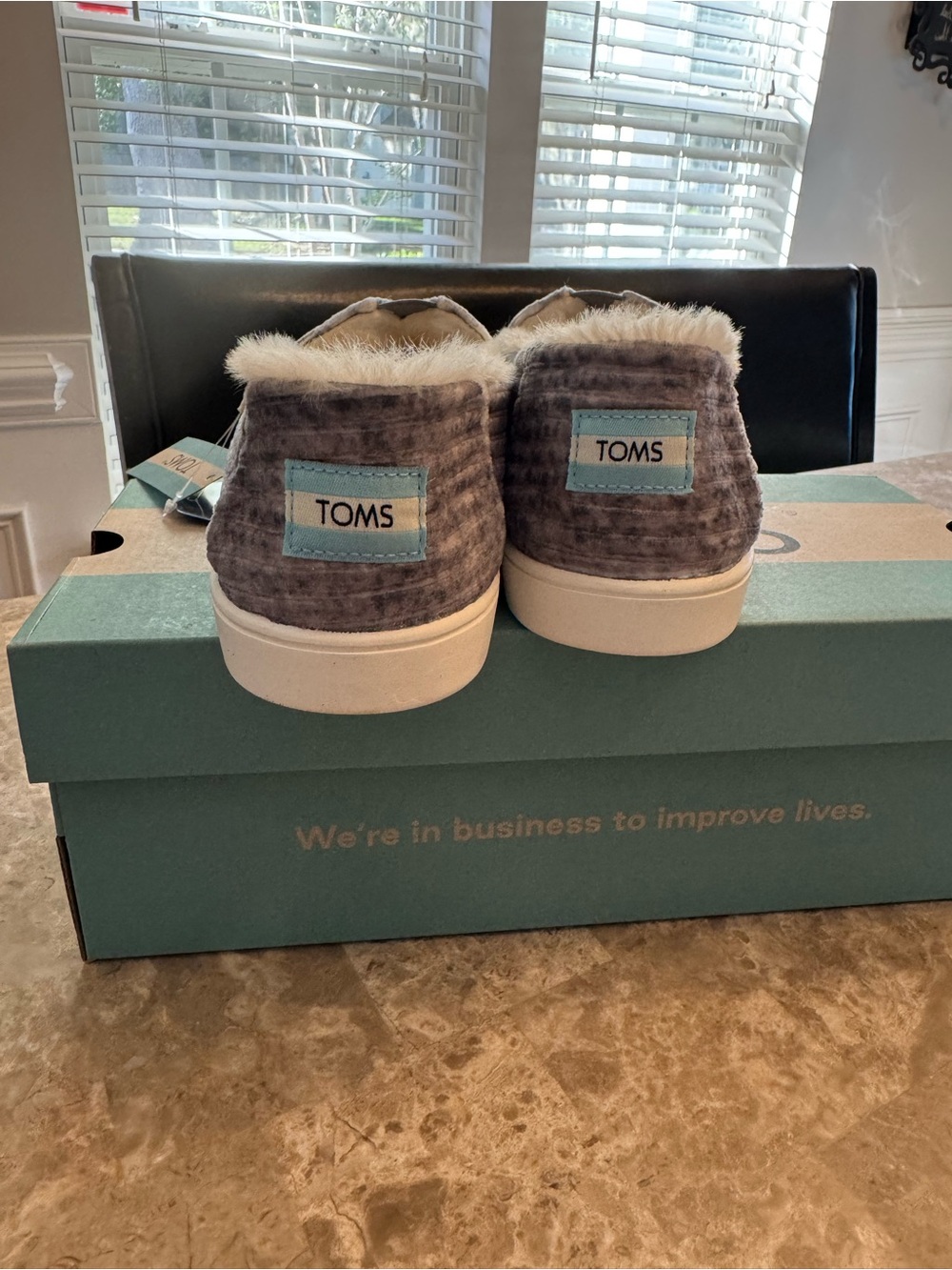 TOMS Women's Gray Plush Lined Alpargata Slip-Ons with White Fur Trim Size 9 - Picture 8 of 10